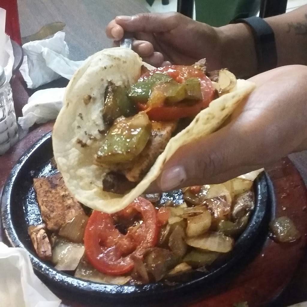 Dona Chela Restaurant | restaurant | 3738 Broadway St, Houston, TX 77017, USA | 7136445544 OR +1 713-644-5544