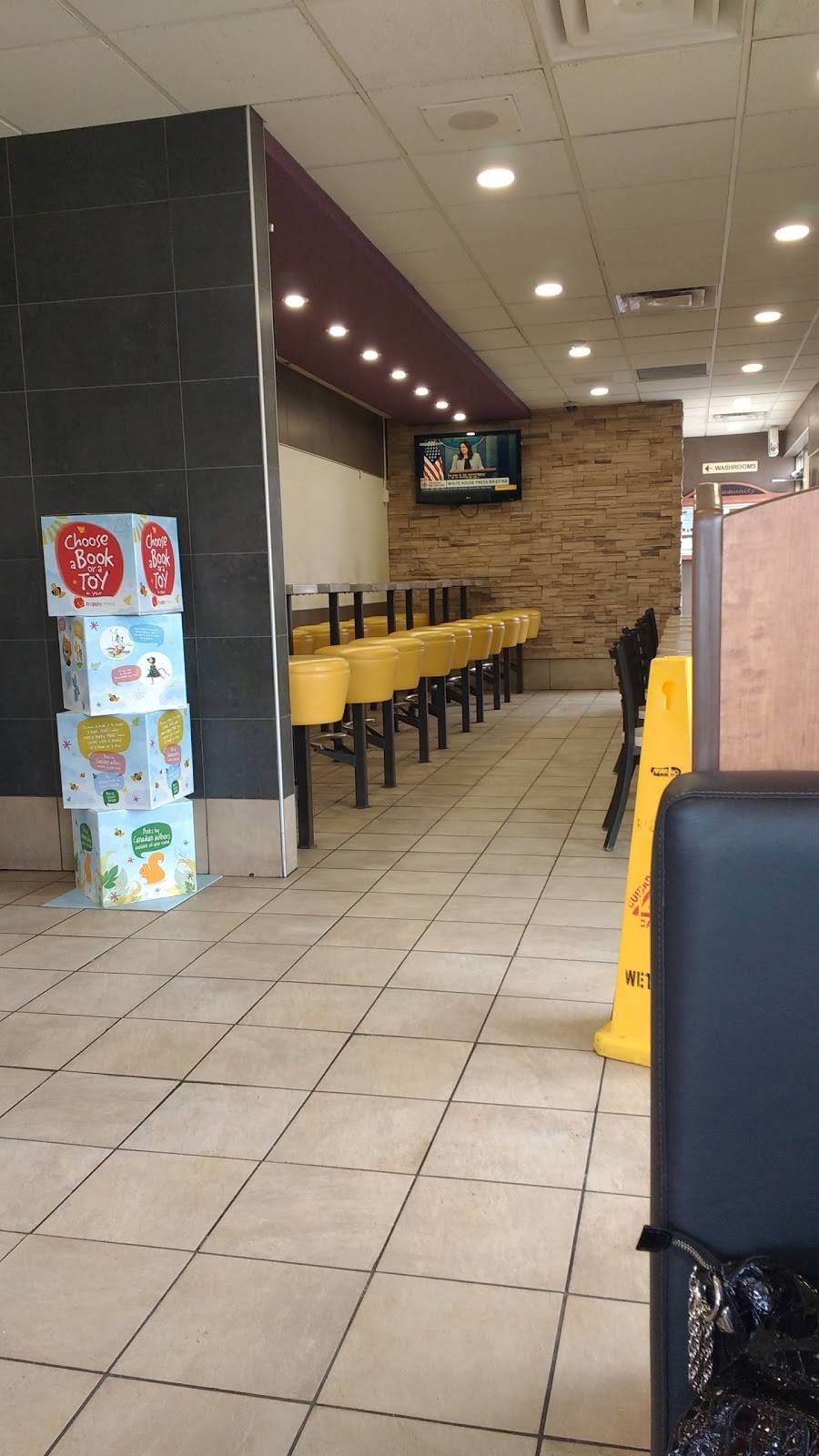 McDonalds | cafe | 50 McNaughton Ave, Wallaceburg, ON N8A 1R9, Canada | 5196273376 OR +1 519-627-3376