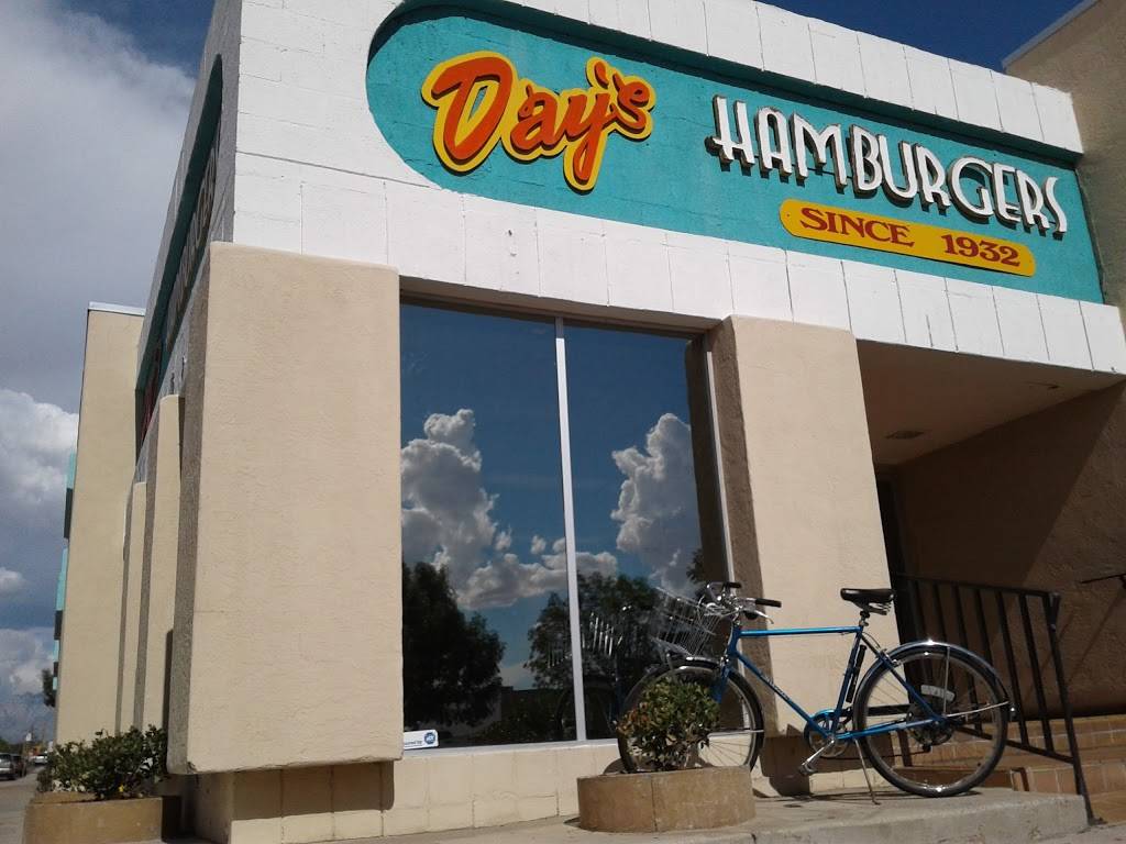 Days Hamburgers | restaurant | 295 N Main St, Las Cruces, NM 88001, USA | 5755238665 OR +1 575-523-8665