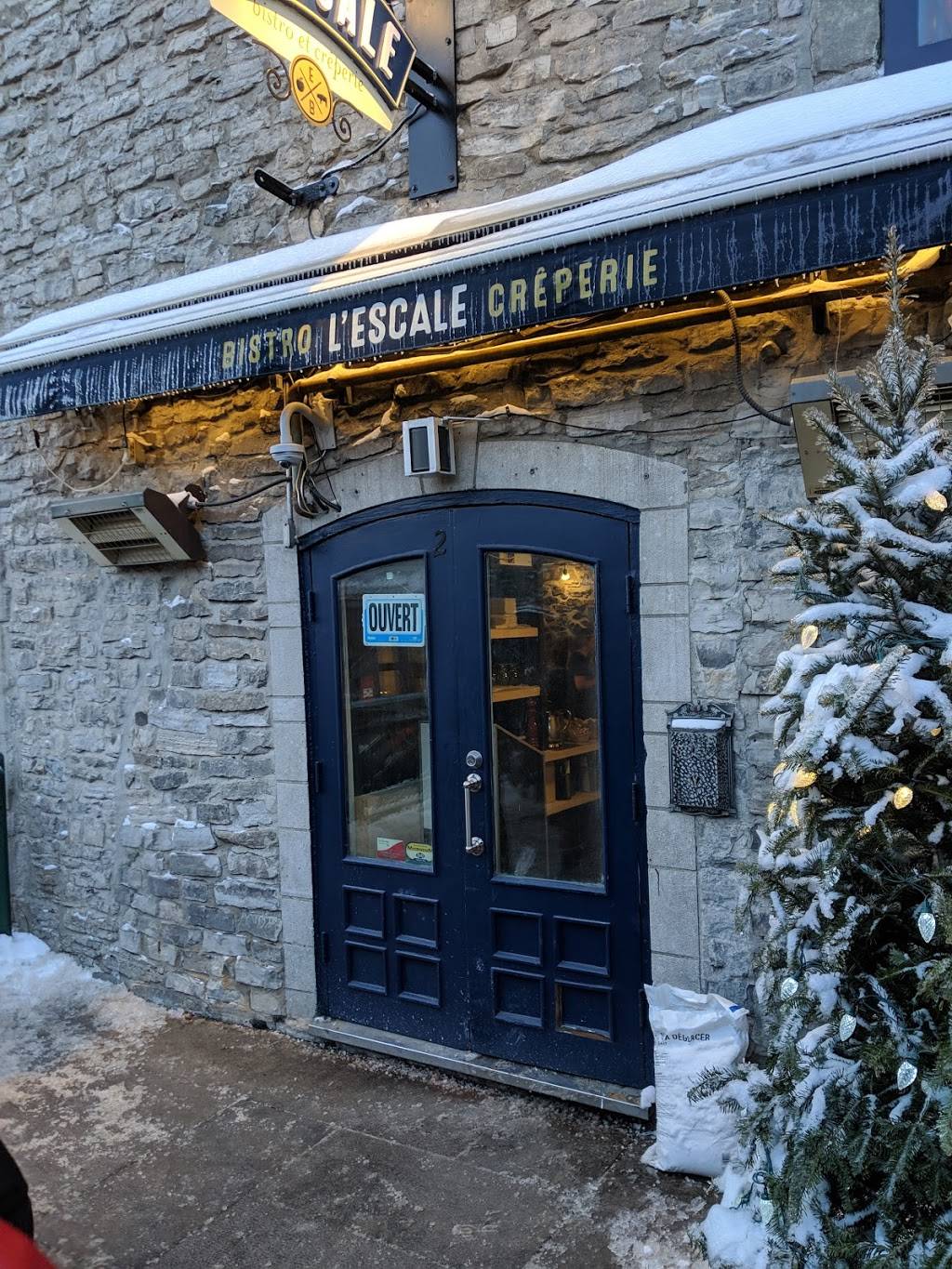 LEscale Bistro et Crêperie | restaurant | 2 Rue du Petit Champlain, Québec, QC G1R 4S7, Canada | 5817416979 OR +1 581-741-6979
