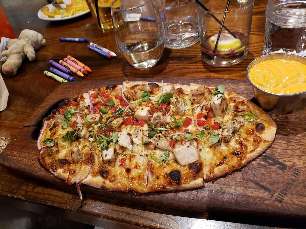 1919 Kitchen & Tap | restaurant | 1265 Lombardi Ave, Green Bay, WI 54304, USA | 9209656970 OR +1 920-965-6970