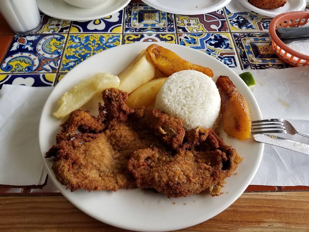 Antojitos Latin Cravings | restaurant | 2302 W Columbus Dr, Tampa, FL 33607, USA | 8132519499 OR +1 813-251-9499