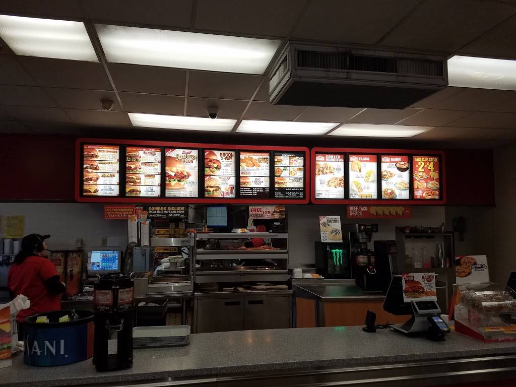 Hardees | restaurant | 734 S 11th St, Niles, MI 49120, USA | 2696845470 OR +1 269-684-5470