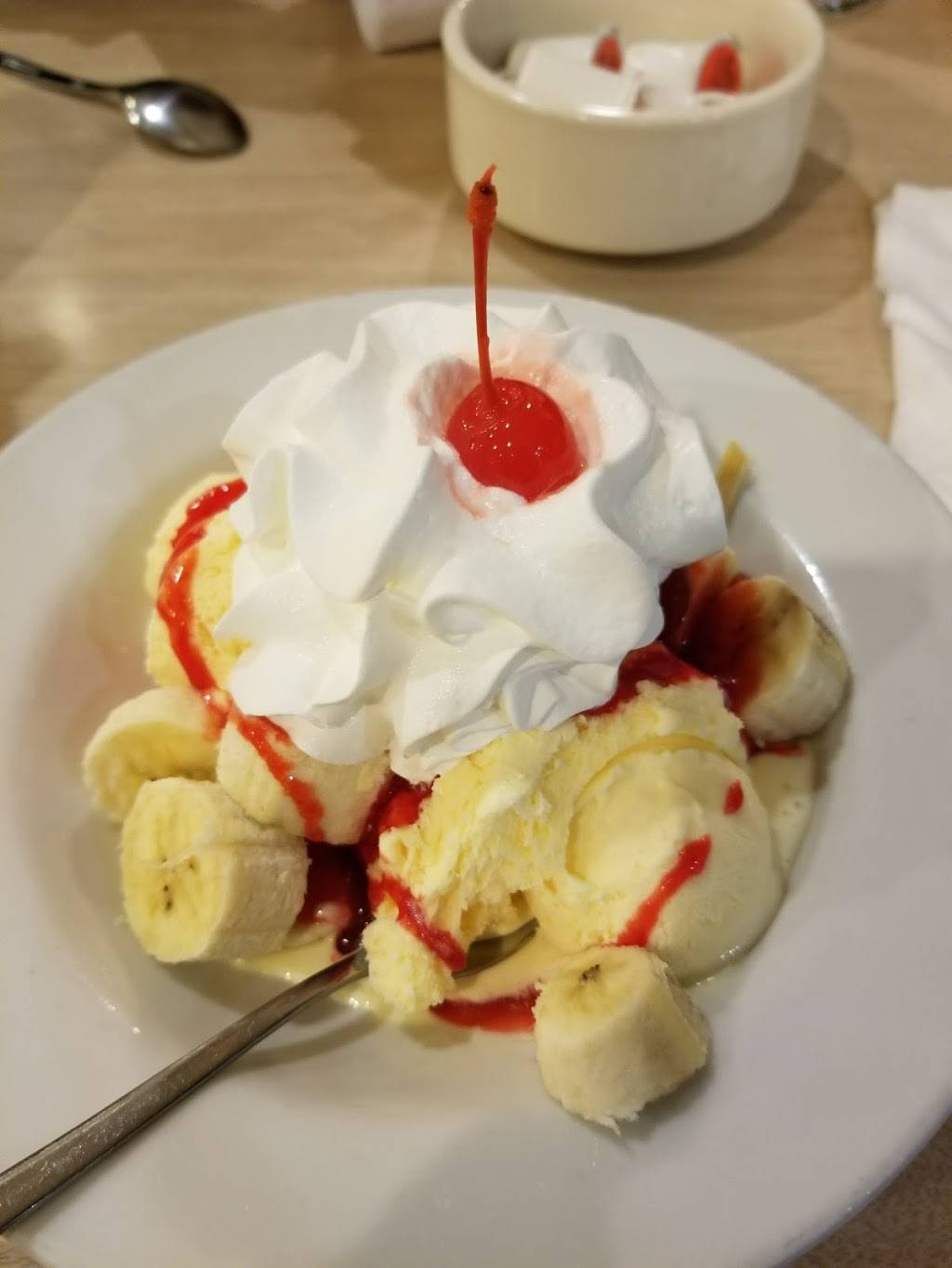 IHOP | bakery | 4101 San Pablo Ave, Emeryville, CA 94608, USA | 5106010310 OR +1 510-601-0310