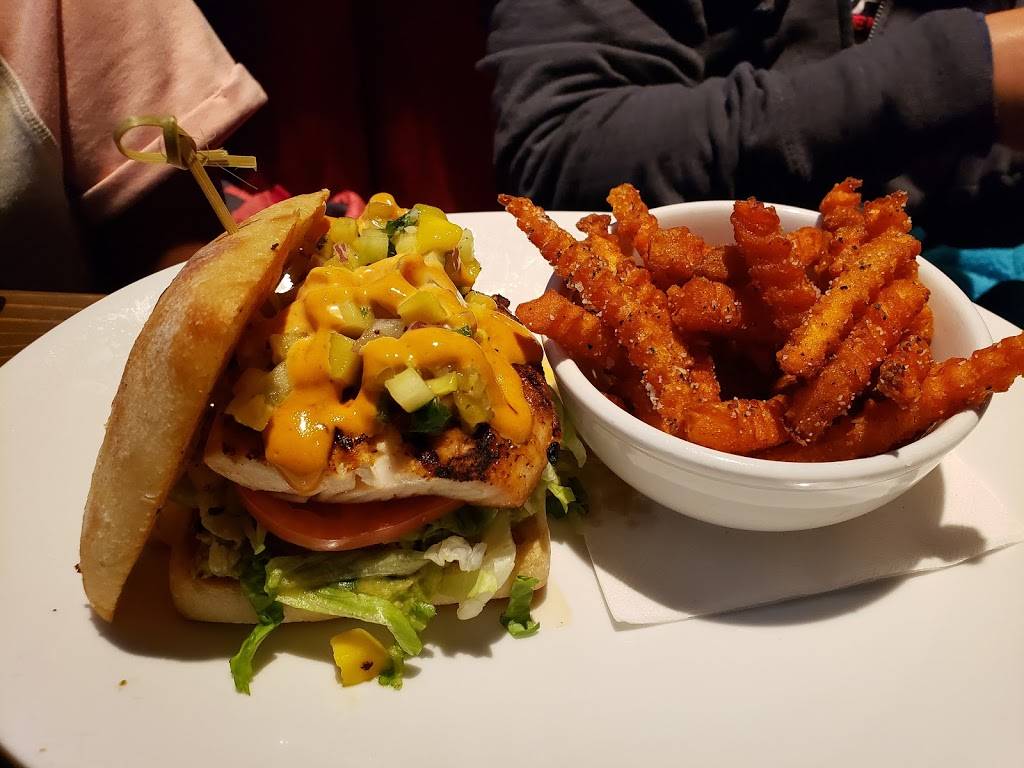 The District Tap | restaurant | 141 S Meridian St, Indianapolis, IN 46225, USA | 3176320202 OR +1 317-632-0202