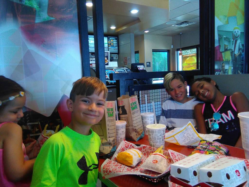 Jack in the Box | restaurant | 68020 Vista Chino, Cathedral City, CA 92234, USA | 7603270580 OR +1 760-327-0580