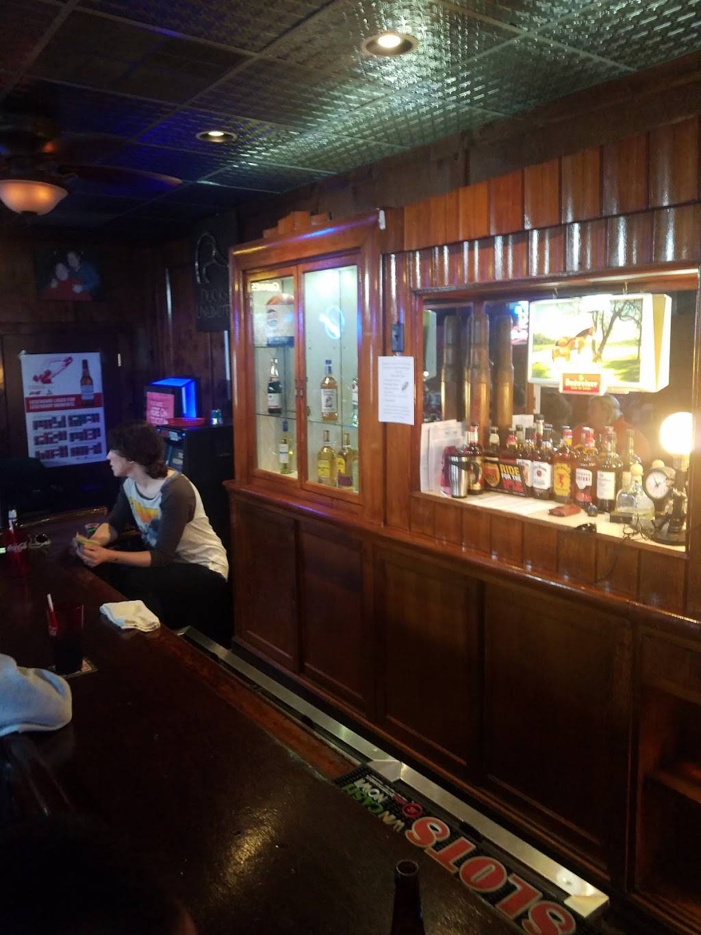 Corner Inn | restaurant | 118 S Magnolia St, Elmwood, IL 61529, USA | 3097411032 OR +1 309-741-1032