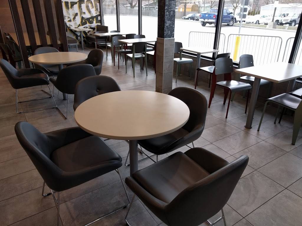 McDonalds | cafe | 1010 S Main St, Altamont, IL 62411, USA | 6184835354 OR +1 618-483-5354