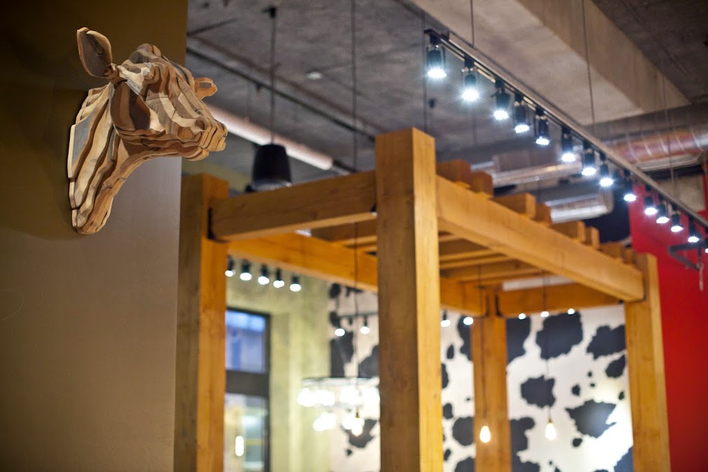 Red Cow North Loop | restaurant | 208 N 1st Ave, Minneapolis, MN 55401, USA | 6122380050 OR +1 612-238-0050