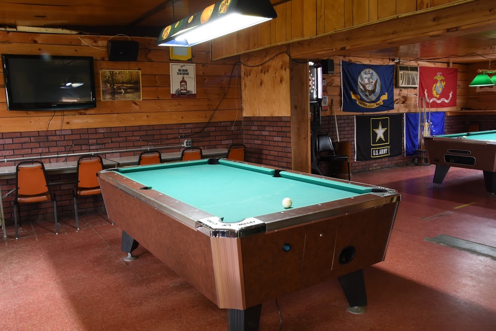 Oasis Bar & Grill | restaurant | 452 N Lakeview Ave, Endeavor, WI 53930, USA | 6085872643 OR +1 608-587-2643