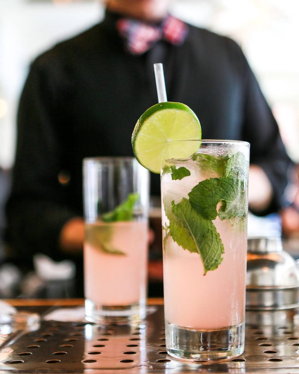 220 Merrill | restaurant | 220 E Merrill St, Birmingham, MI 48009, USA | 2486462220 OR +1 248-646-2220