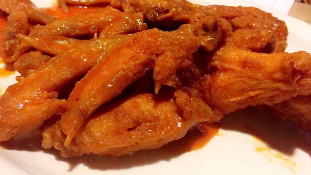 Nineteenth Hole Restaurant | restaurant | 650 Brooklawn Ave, Bridgeport, CT 06604, USA | 2033335752 OR +1 203-333-5752