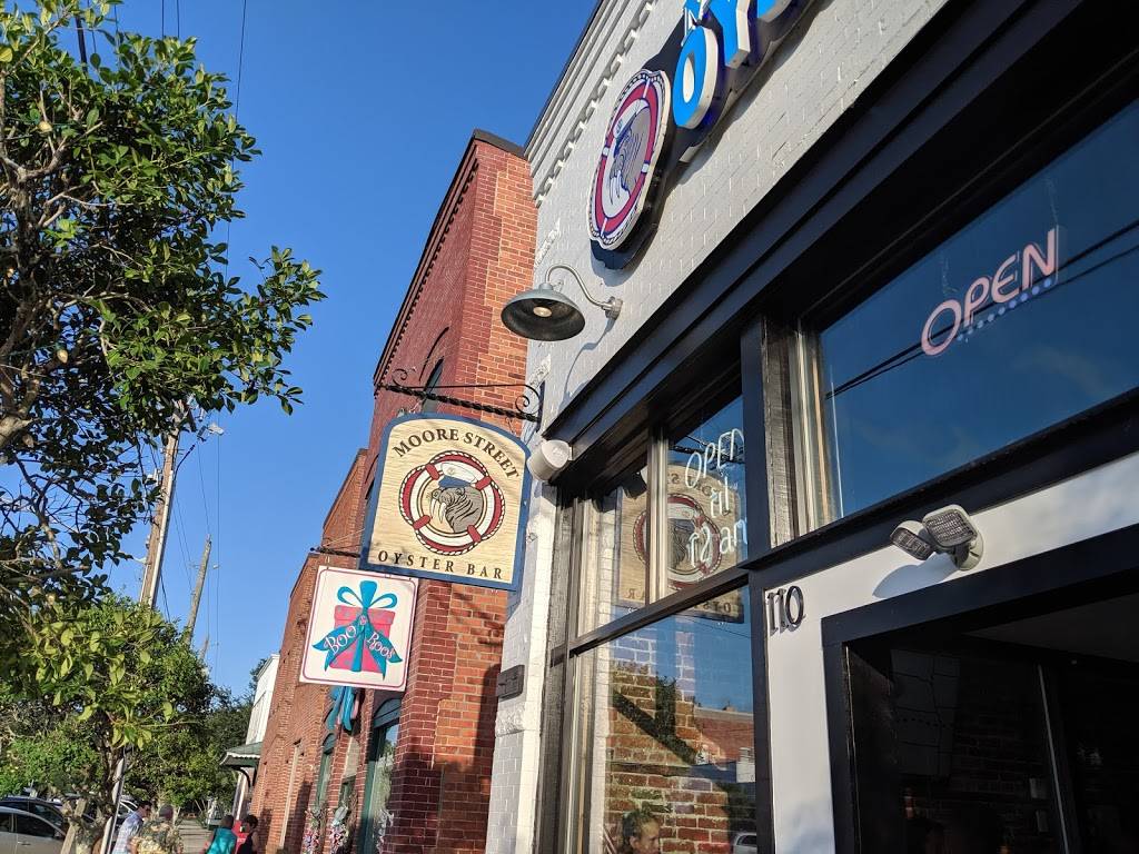 Moore Street Oyster Bar | restaurant | 110 E Moore St, Southport, NC 28461, USA | 9103635115 OR +1 910-363-5115