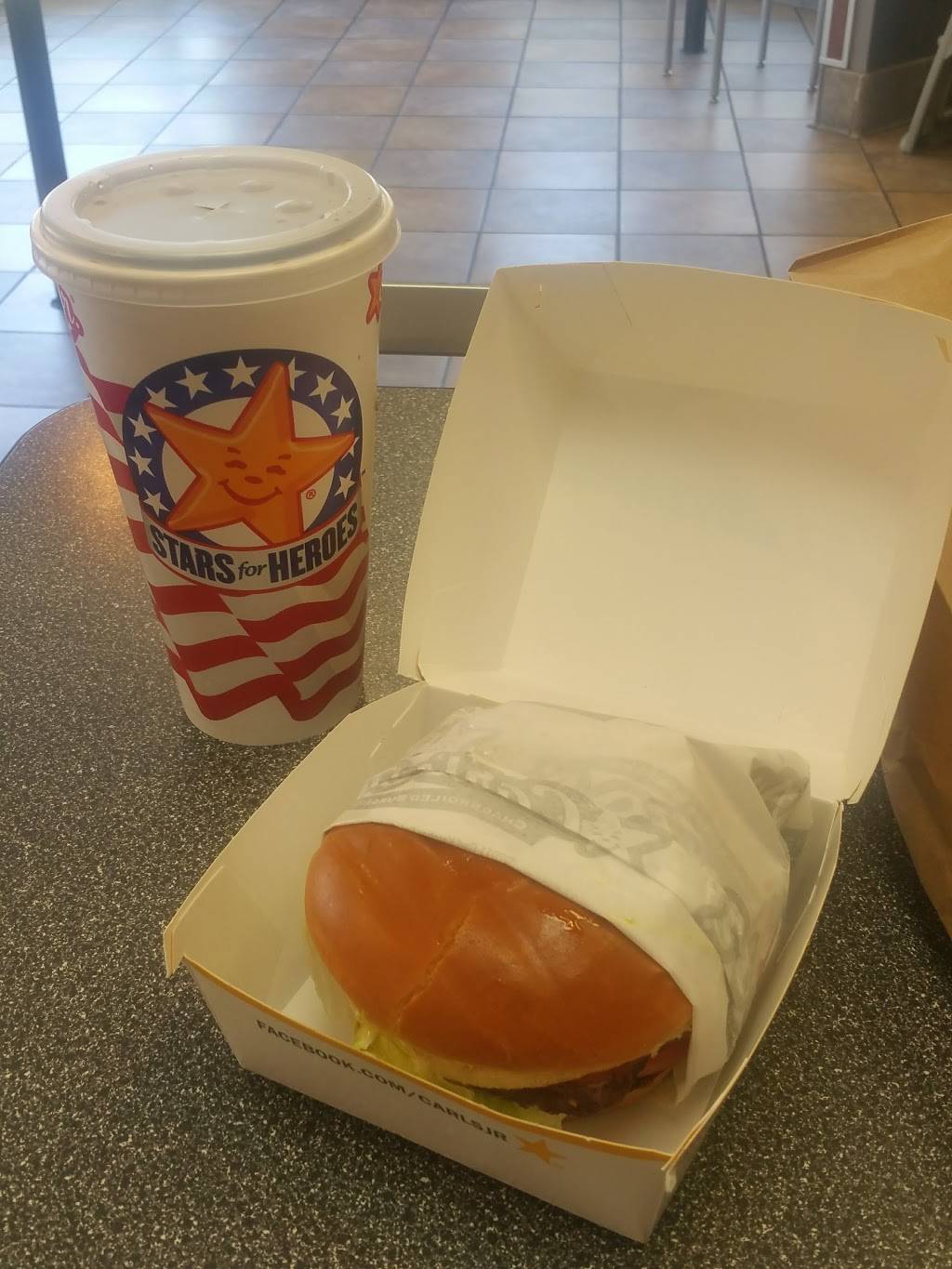 Carls Jr. | restaurant | 20302 CA-18, Apple Valley, CA 92307, USA | 7609610915 OR +1 760-961-0915