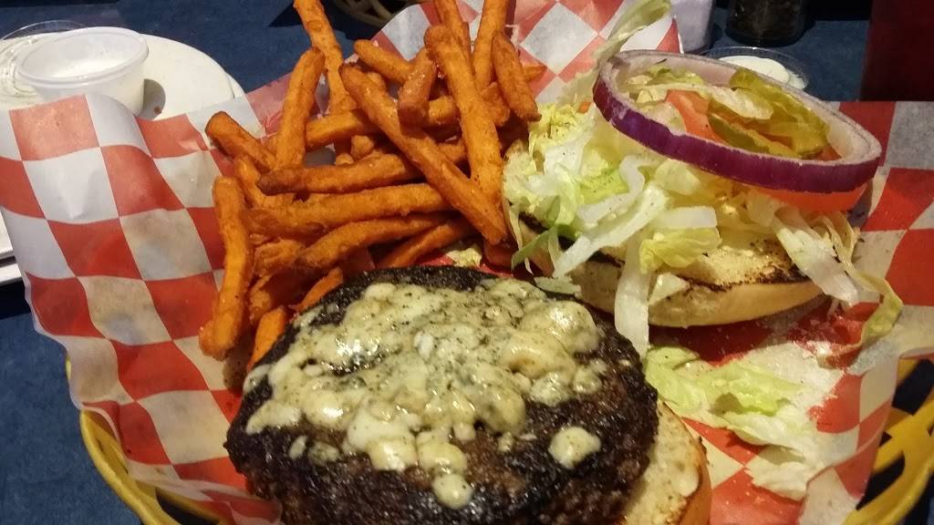 Big Sams Grill & Bar | restaurant | 10514 Leopard St, Corpus Christi, TX 78410, USA | 3612411234 OR +1 361-241-1234