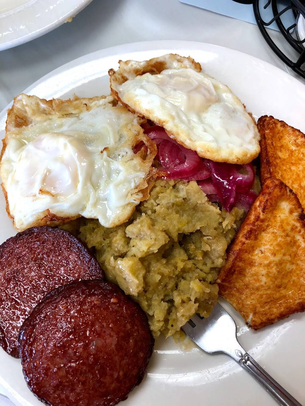 Sazon Dominicano Restaurant | restaurant | 380 St George Ave, Rahway, NJ 07065, USA | 7323888900 OR +1 732-388-8900