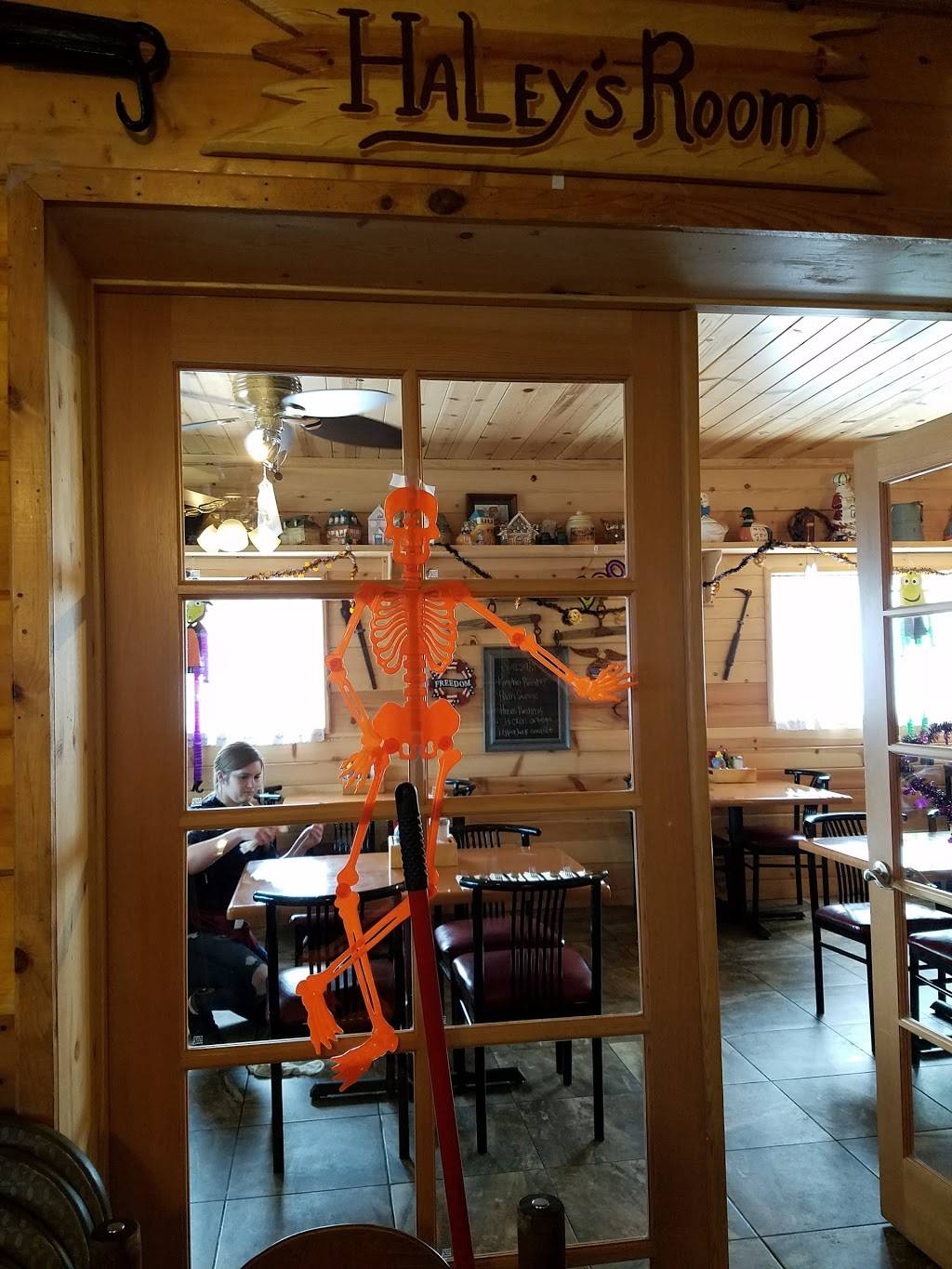 Copes Knotty Pine Cafe | restaurant | 1530 Norris Rd, Bakersfield, CA 93308, USA | 6613990120 OR +1 661-399-0120