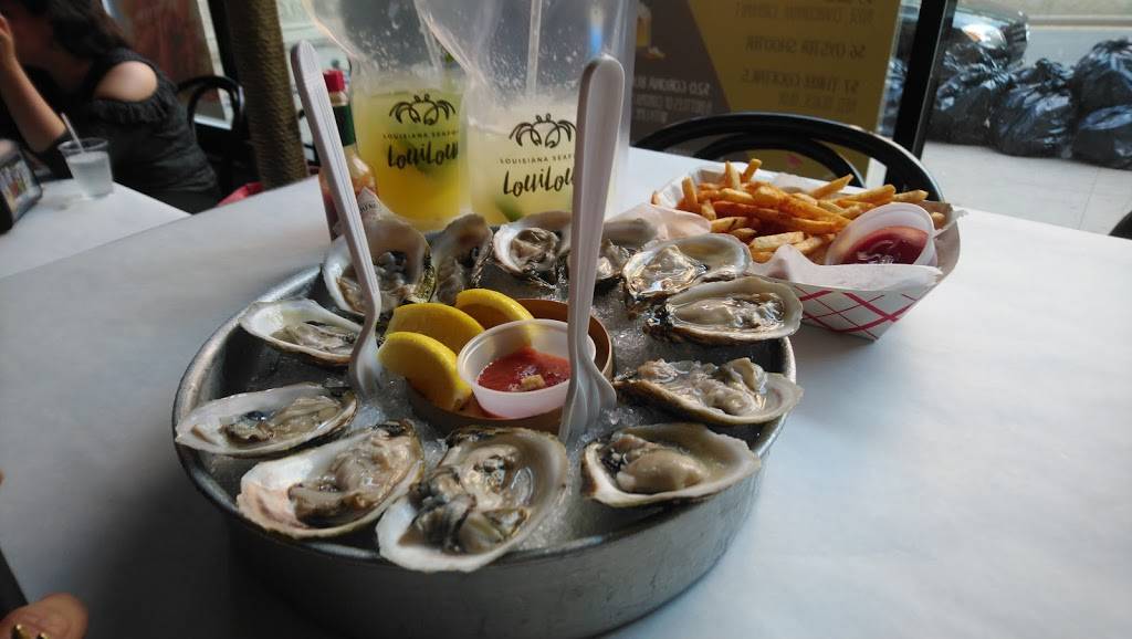 Loui Loui | restaurant | 3147 Broadway, New York, NY 10027, USA | 2122226608 OR +1 212-222-6608