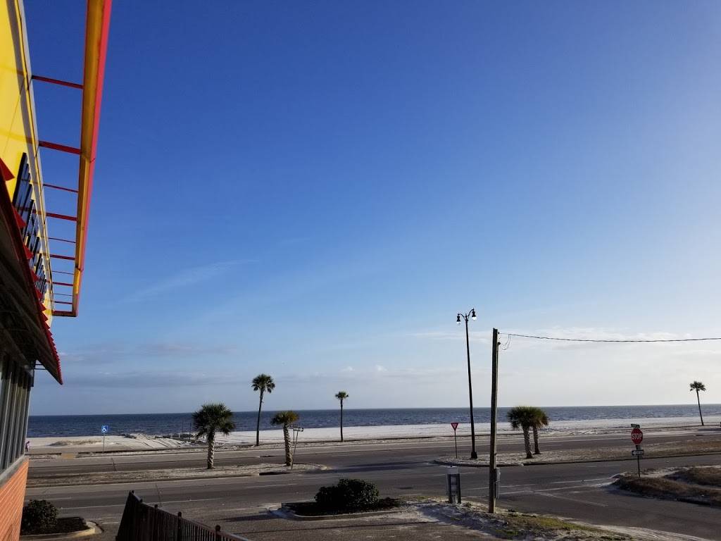 Waffle House | meal takeaway | 4324 W Beach Blvd, Gulfport, MS 39501, USA | 2288679911 OR +1 228-867-9911