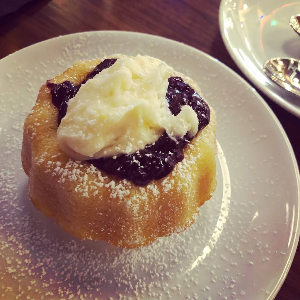 Semolina Kitchen + Bar | restaurant | 572 Boston Ave, Medford, MA 02155, USA | 7812193871 OR +1 781-219-3871