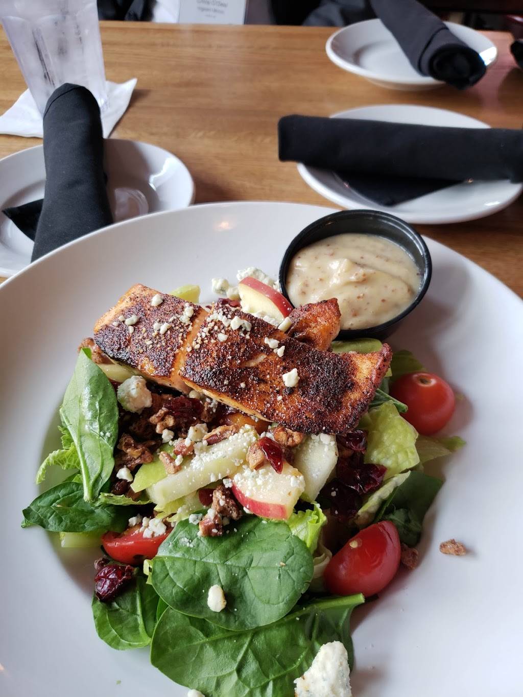 Cadillac Ranch | restaurant | 186 Fleet St, Oxon Hill, MD 20745, USA | 3018391100 OR +1 301-839-1100