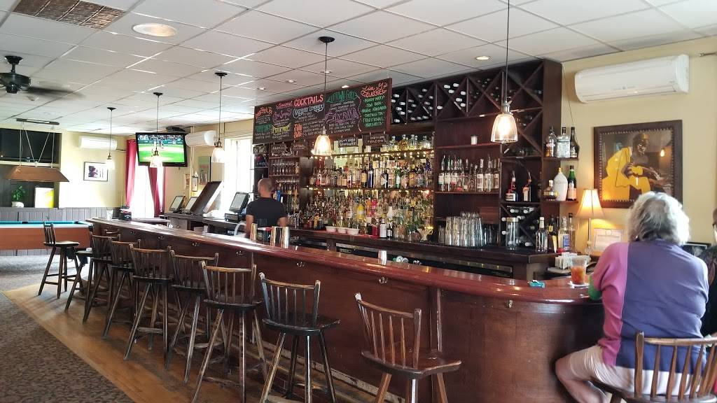 Lisa Gs | restaurant | 6125 Sentinel Rd, Lake Placid, NY 12946, USA | 5185232093 OR +1 518-523-2093