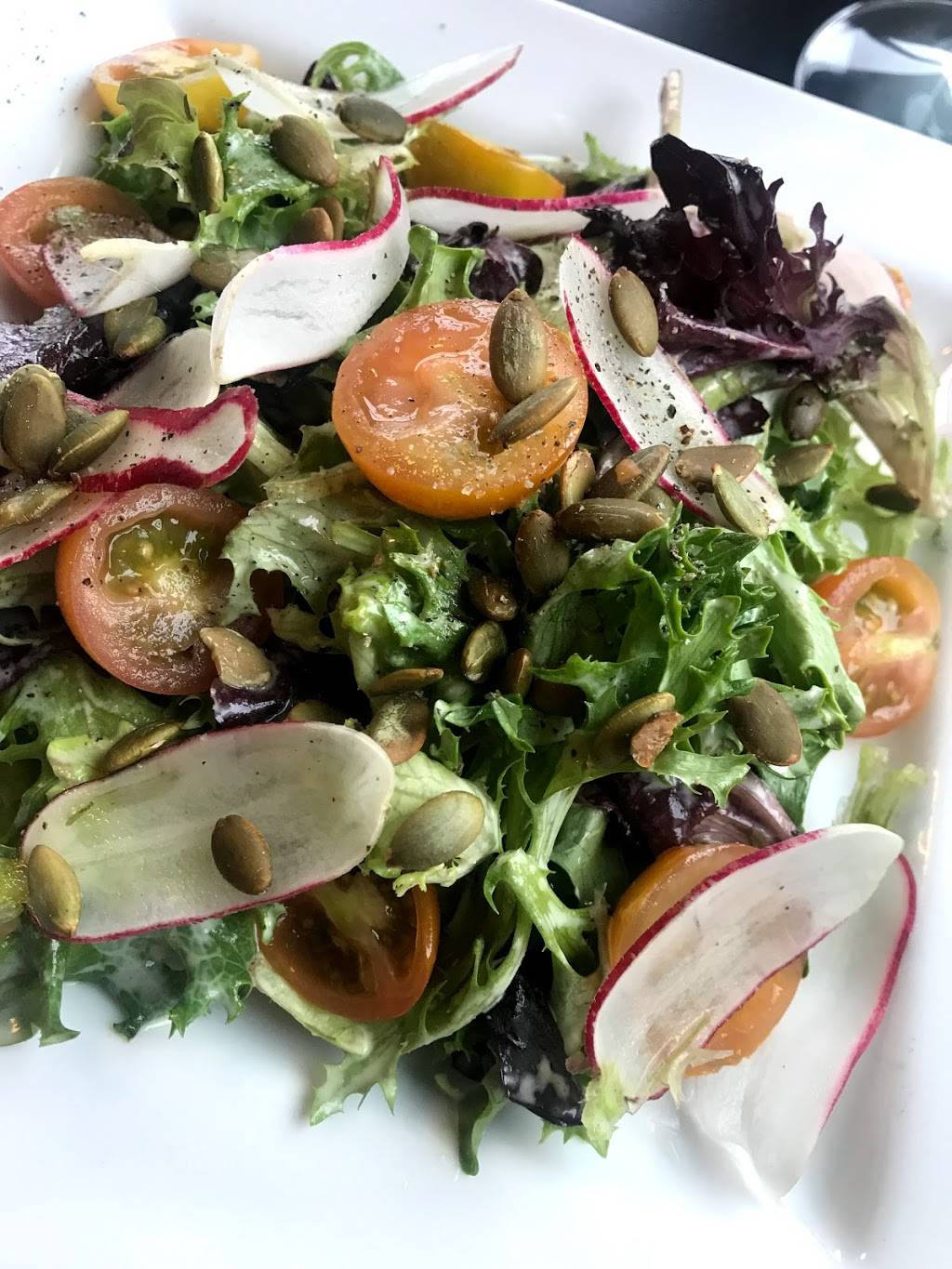 Chambers Bay Grill | restaurant | 6320 Grandview Dr W, University Place, WA 98467, USA | 2534604653 OR +1 253-460-4653