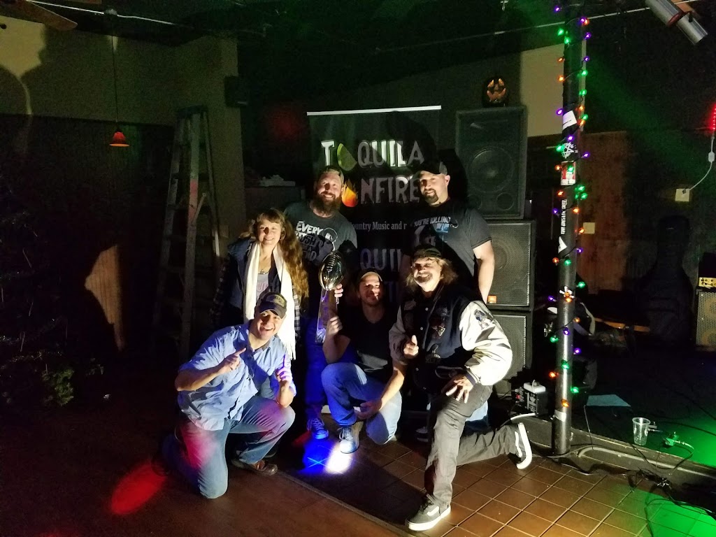 Charlee Bravos Bar & Grill | restaurant | 9 Grove Street (Route, 12, Putnam, CT 06260, USA | 8609632097 OR +1 860-963-2097