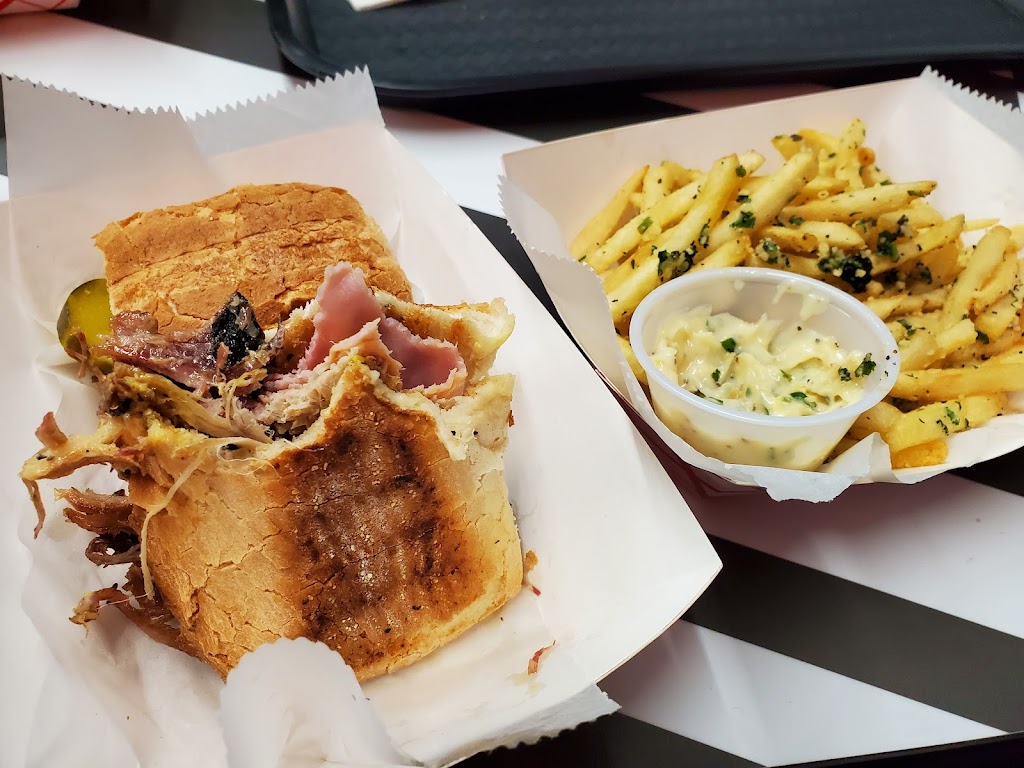 Chi Burger Babi | restaurant | 10148 S Ewing Ave, Chicago, IL 60617, USA | 7739641314 OR +1 773-964-1314