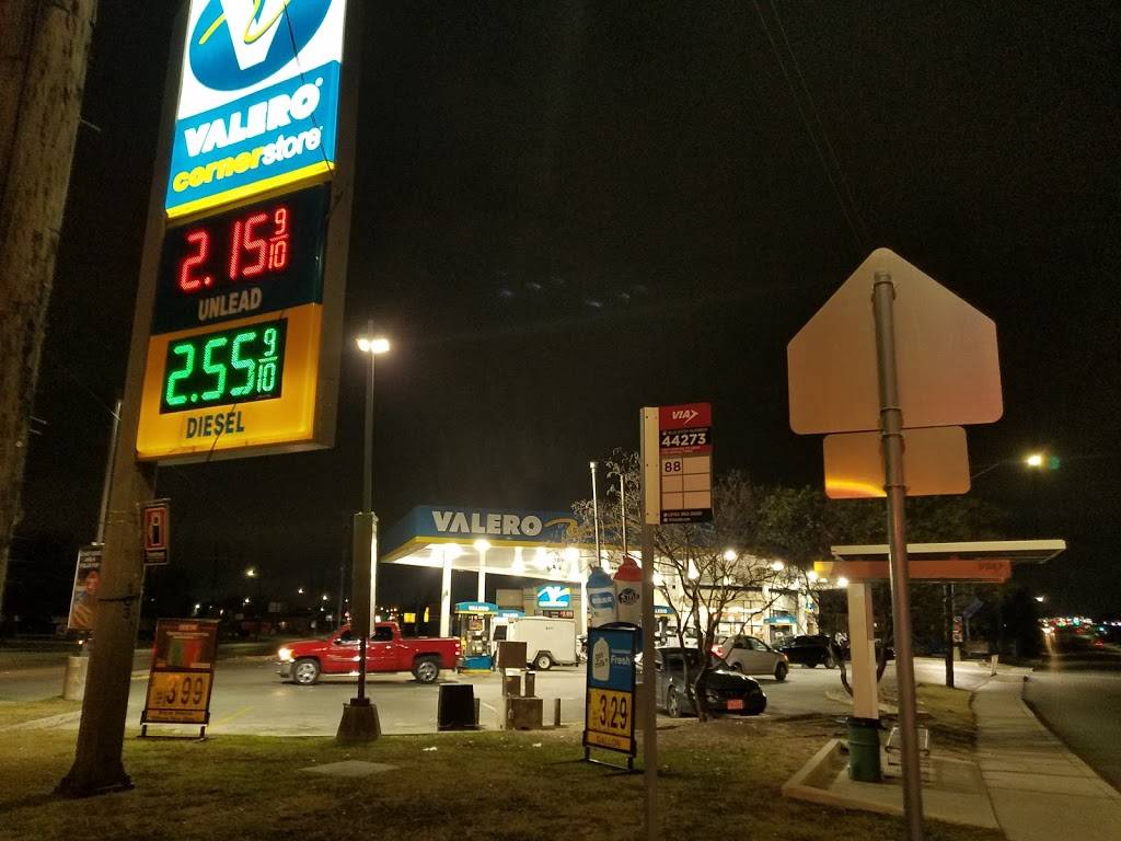 Circle K | meal takeaway | 103 Bandera Rd, San Antonio, TX 78228, USA | 2107326170 OR +1 210-732-6170