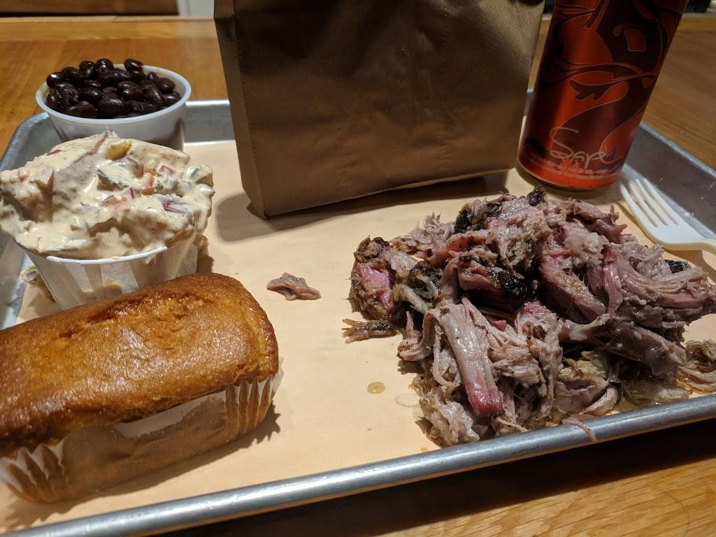 B.T.s Smokehouse | restaurant | 392 Main St, Sturbridge, MA 01566, USA | 5083473188 OR +1 508-347-3188