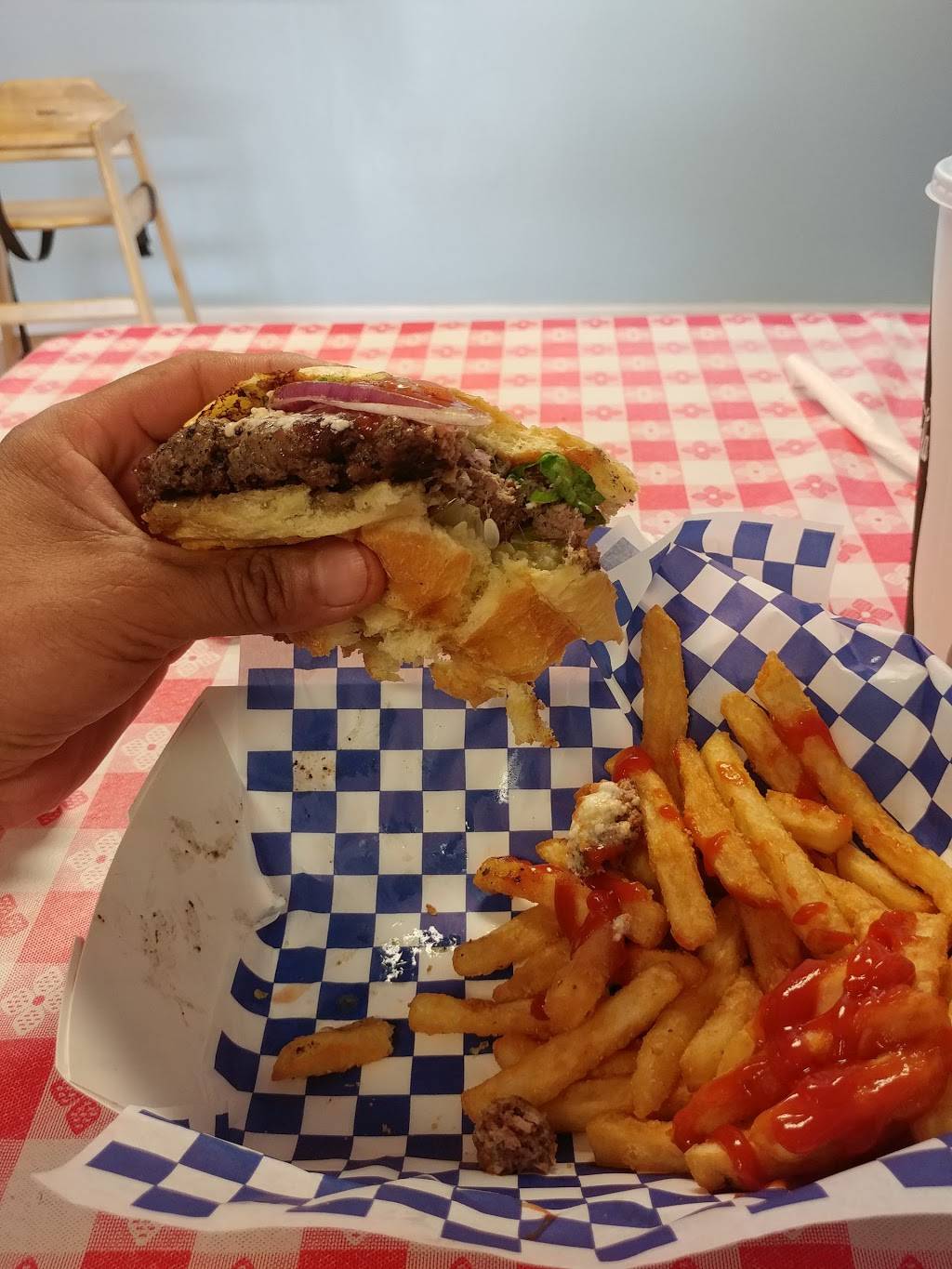 The Burger Shack | restaurant | 3672 NY-112, Coram, NY 11727, USA | 6313200303 OR +1 631-320-0303