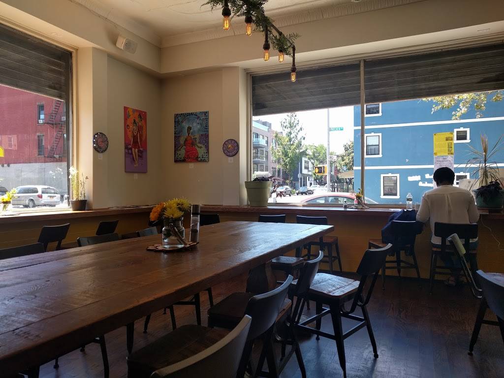 Grandchamps | restaurant | 197 Patchen Ave, Brooklyn, NY 11233, USA | 7184844880 OR +1 718-484-4880