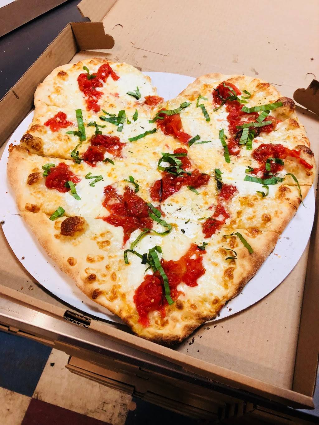 Panini Pizzeria | restaurant | 11 Maple St, Danvers, MA 01923, USA | 9787746200 OR +1 978-774-6200