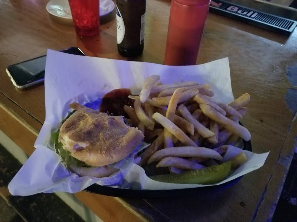 Court Cafe & Pub | restaurant | 209 W Main St, Louisa, VA 23093, USA | 5409675544 OR +1 540-967-5544