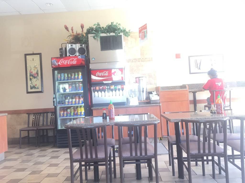 Golden Chopstix | restaurant | 19179 Bear Valley Rd, Apple Valley, CA 92308, USA | 7602409800 OR +1 760-240-9800