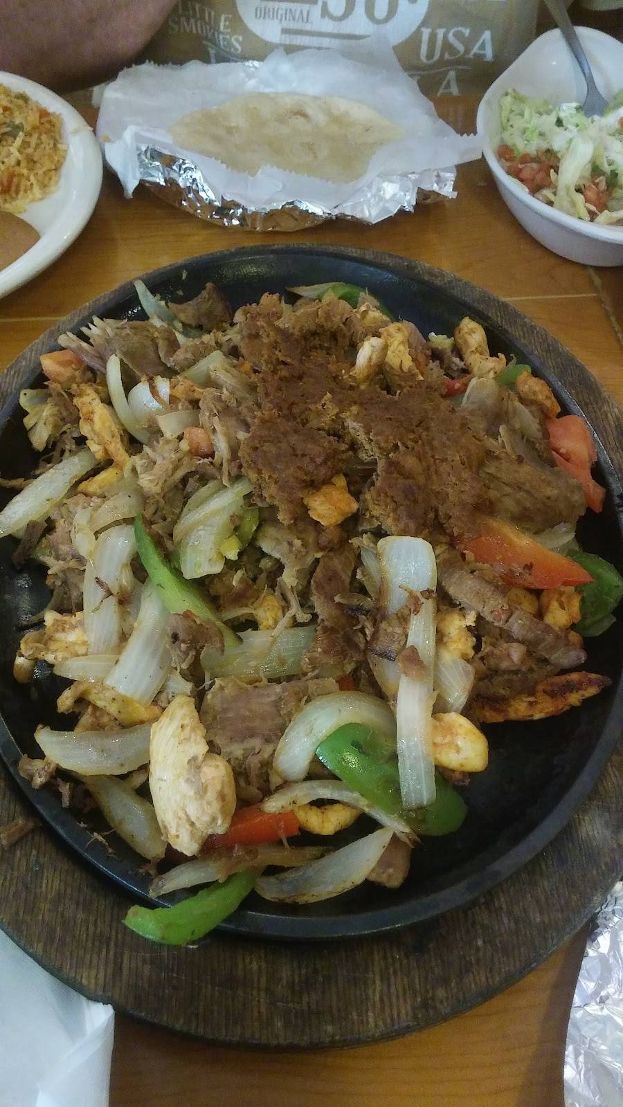 Chile Verde Mexican Restaurant & Grill | restaurant | 8345 Pendleton Pike, Indianapolis, IN 46226, USA | 3178978177 OR +1 317-897-8177