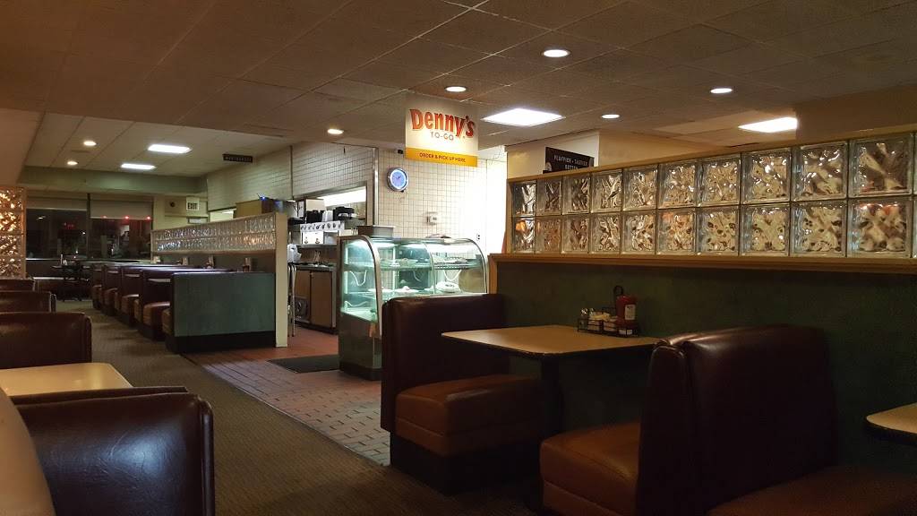Dennys | restaurant | 17 Algonquin Rd, Arlington Heights, IL 60005, USA | 8475933240 OR +1 847-593-3240