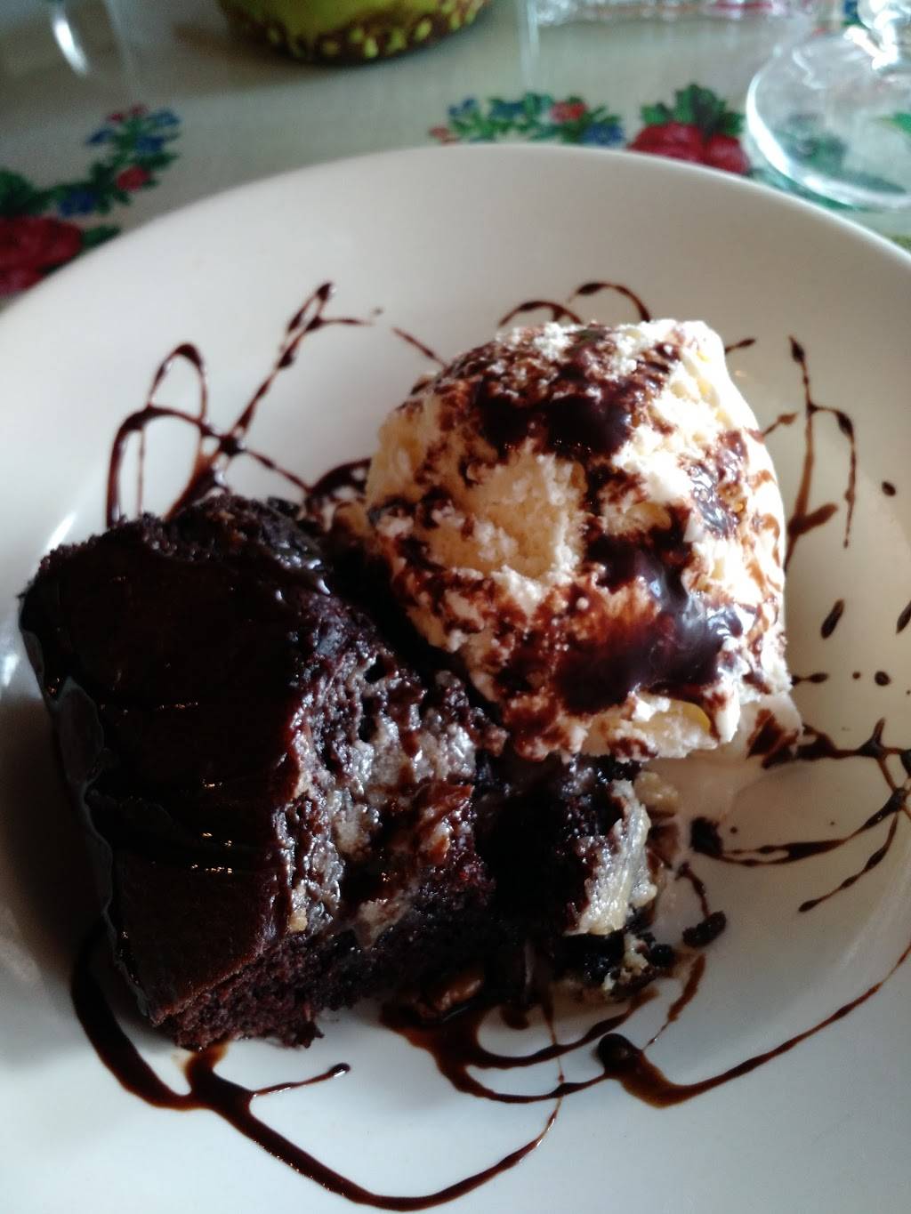 Emerald Tea Room & Catering | restaurant | 132 McKinley St, East Peoria, IL 61611, USA | 3096941972 OR +1 309-694-1972