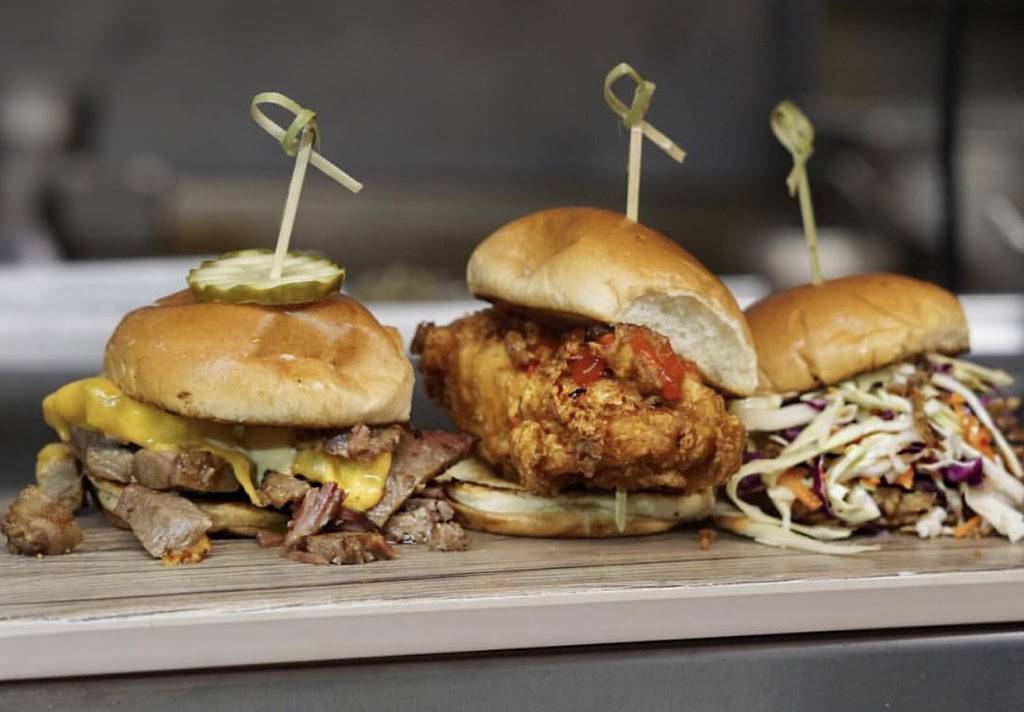 Tap 22 Grill & Bar | restaurant | 1443 1st St, Silvis, IL 61282, USA | 3099127655 OR +1 309-912-7655