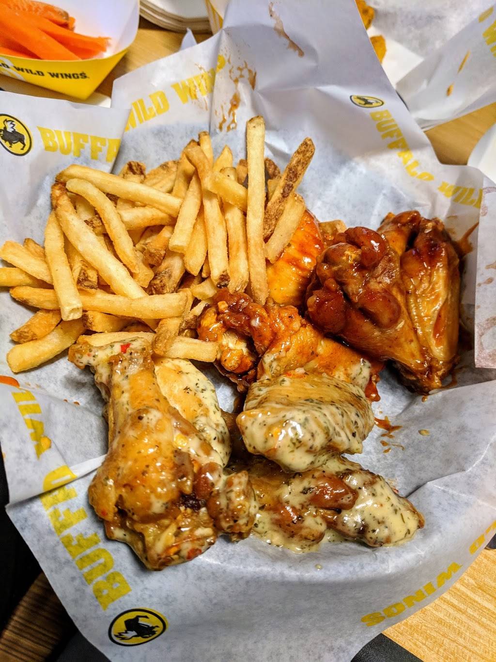 Buffalo Wild Wings | restaurant | 9301 Tampa Ave, Northridge, CA 91324, USA | 8188868520 OR +1 818-886-8520