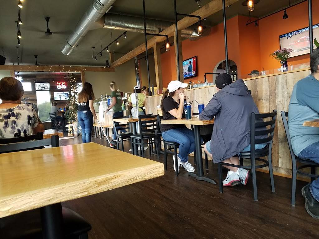 Treehouse Pub & Eatery | restaurant | 2239 Kimberly Rd, Bettendorf, IA 52722, USA | 5633551255 OR +1 563-355-1255