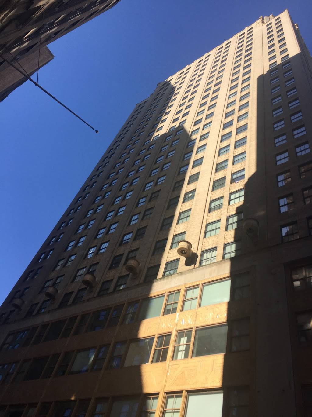 Queen Pizza II | restaurant | 48 Commerce St, Newark, NJ 07102, USA | 9732421829 OR +1 973-242-1829