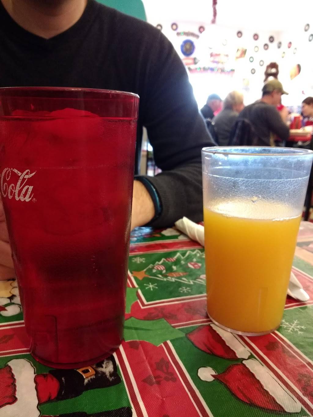 Spinners Good Time Diner | restaurant | 602 South St #13, Chardon, OH 44024, USA | 4402861186 OR +1 440-286-1186