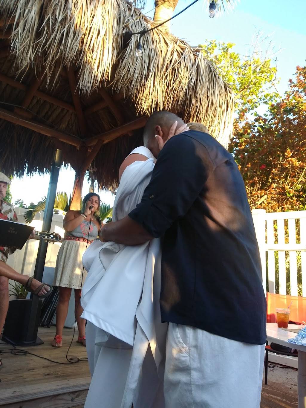 Discovery Beach Cafe | restaurant | 300 Barlow Ave, Cocoa Beach, FL 32931, USA | 3217831766 OR +1 321-783-1766