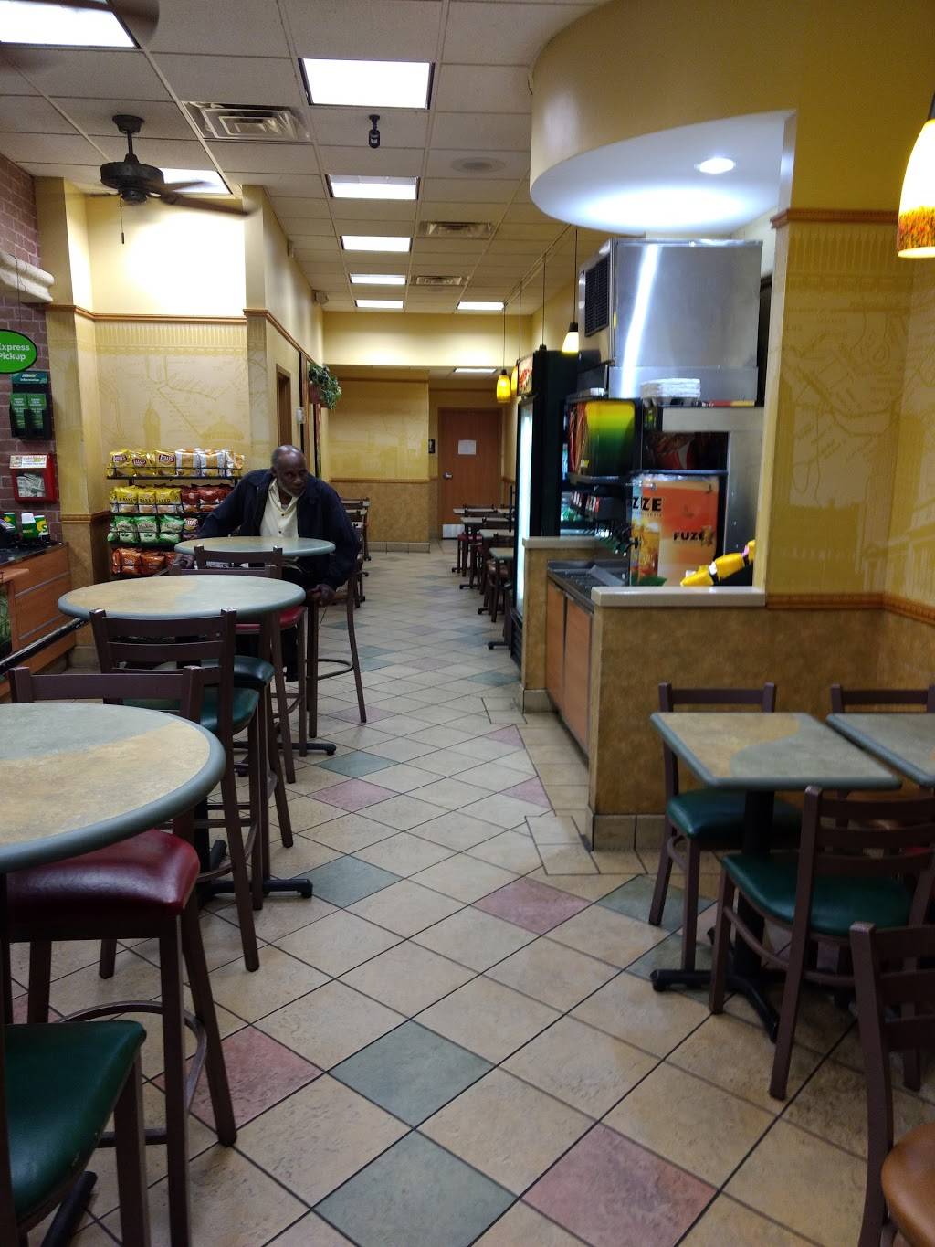 Subway | restaurant | 2513 West Hillsborough Ave Unit 101 Armenia-Hillsborough Junction, Tampa, FL 33614, USA | 8138728200 OR +1 813-872-8200