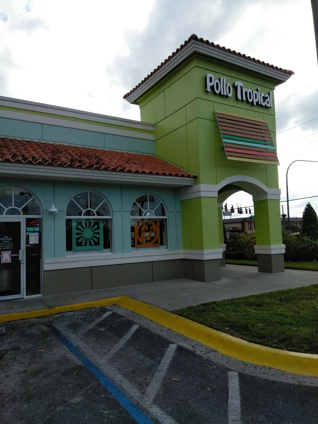 Pollo Tropical | restaurant | 3801 W Vine St, Kissimmee, FL 34741, USA | 4079324363 OR +1 407-932-4363