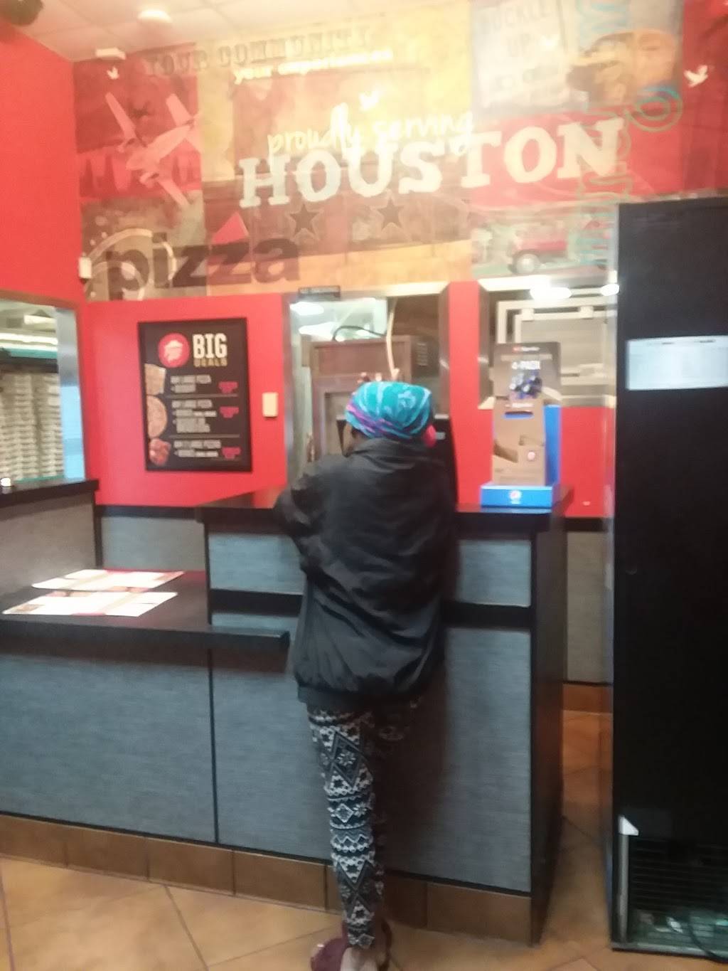 Pizza Hut | restaurant | 4400 North Fwy #D200, Houston, TX 77022, USA | 7136950384 OR +1 713-695-0384