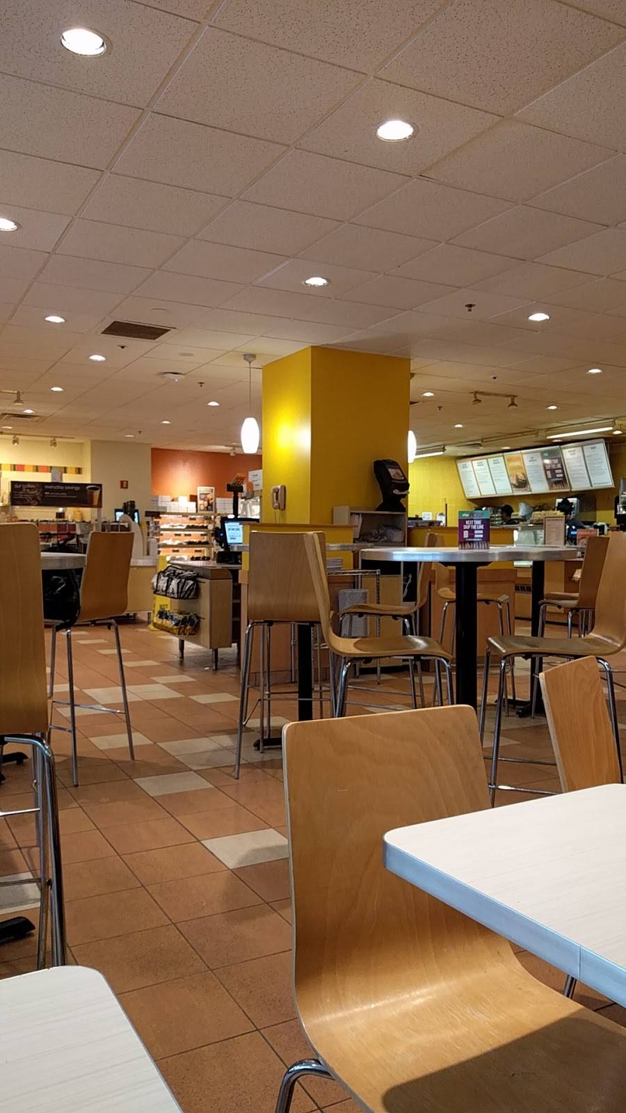 Au Bon Pain | cafe | St. Francis Hospital, 114 Woodland St., Hartford, CT 06105, USA | 8602418980 OR +1 860-241-8980
