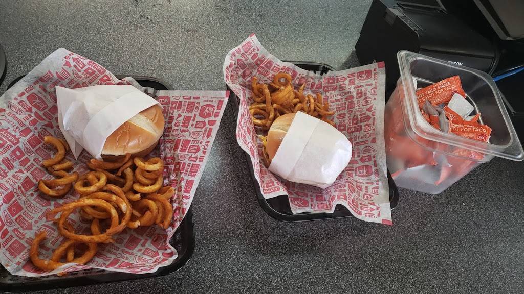 Jack in the Box | restaurant | 110 N Arney Rd, Woodburn, OR 97071, USA | 5039813338 OR +1 503-981-3338